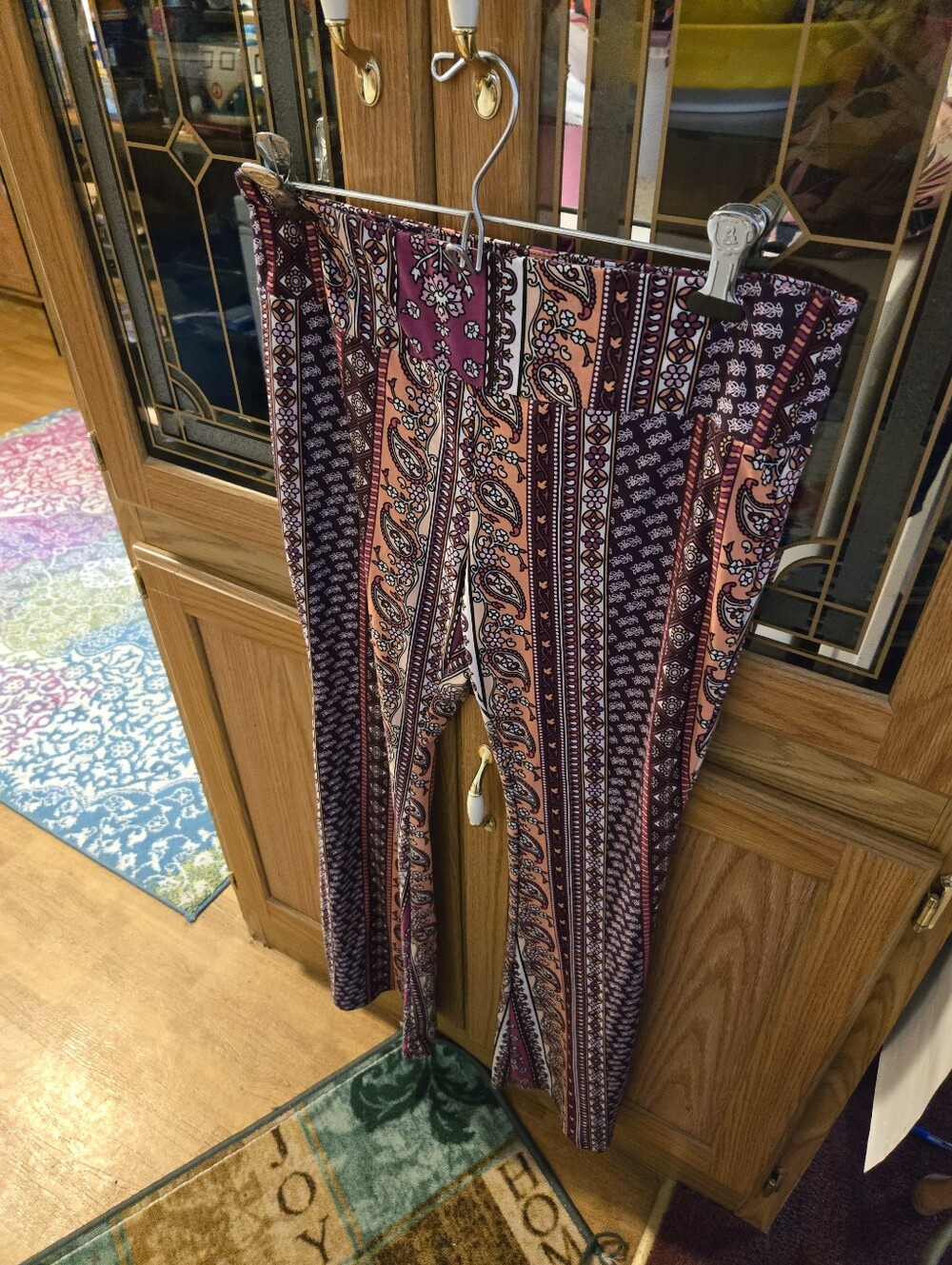Boho Paisley Print Stretch Leggings - Pink & Burgundy